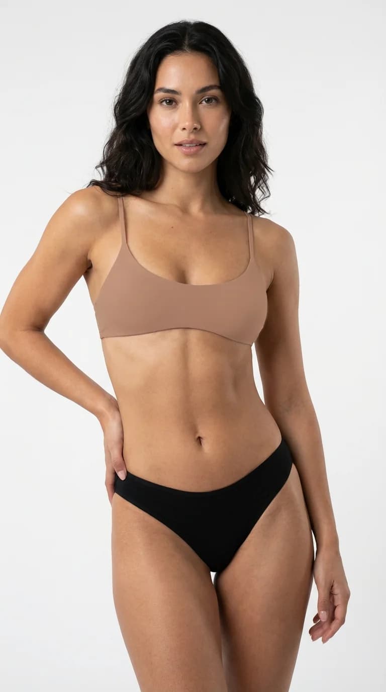 Dominant Kadın Slip Bikini Külot Siyah, pamuklu düz model - Manken Üzerinde Ön Görünüm