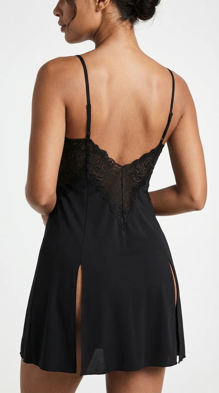 KOTA Siyah Saten Slip Gecelik Göğüs Dantel İşlemeli Mini Model - Model Detay